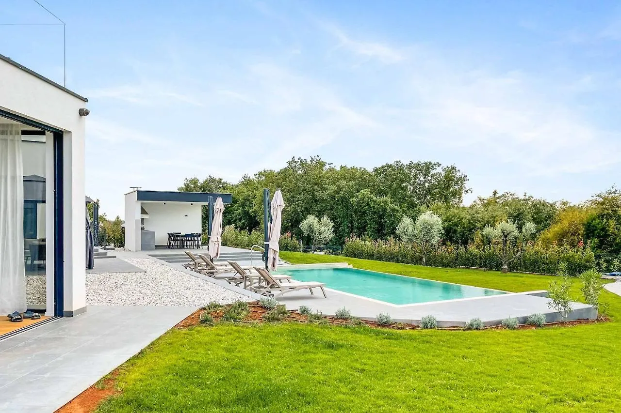 Villa Nura Kastelir 0*,  Croatia